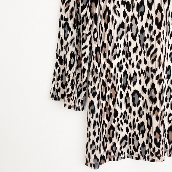Chico’s Travelers Classic Leopard Print Mock Neck Top Size 0 - Picture 11 of 15